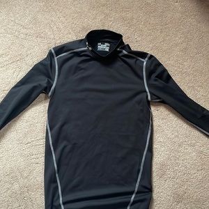 boys medium cold gear under armour compression shirt in excellent condition